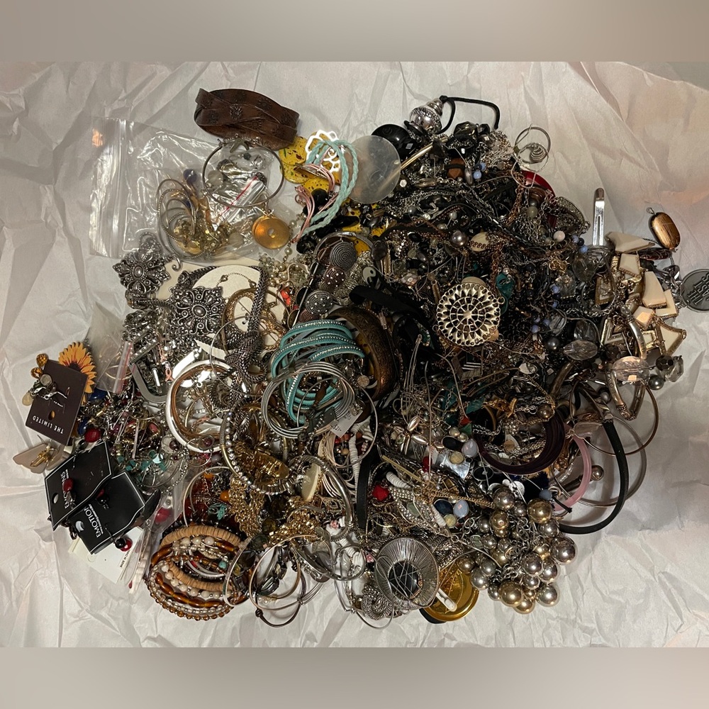 8.4 lbs of Craft Jewelry Lot #1